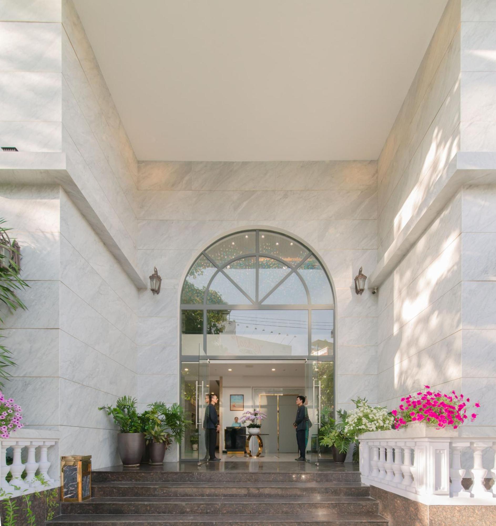 Florida Hotel Nha Trang Exterior photo