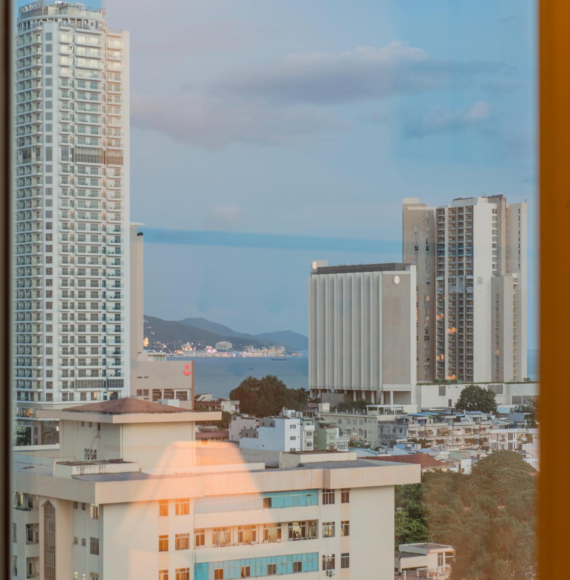 Florida Hotel Nha Trang Exterior photo